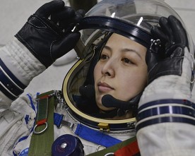 Governo Chinês manda três para o espaço